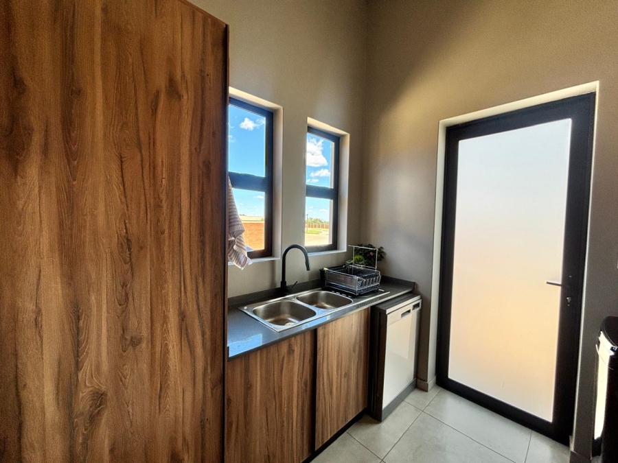 3 Bedroom Property for Sale in Van Der Hoff Park North West